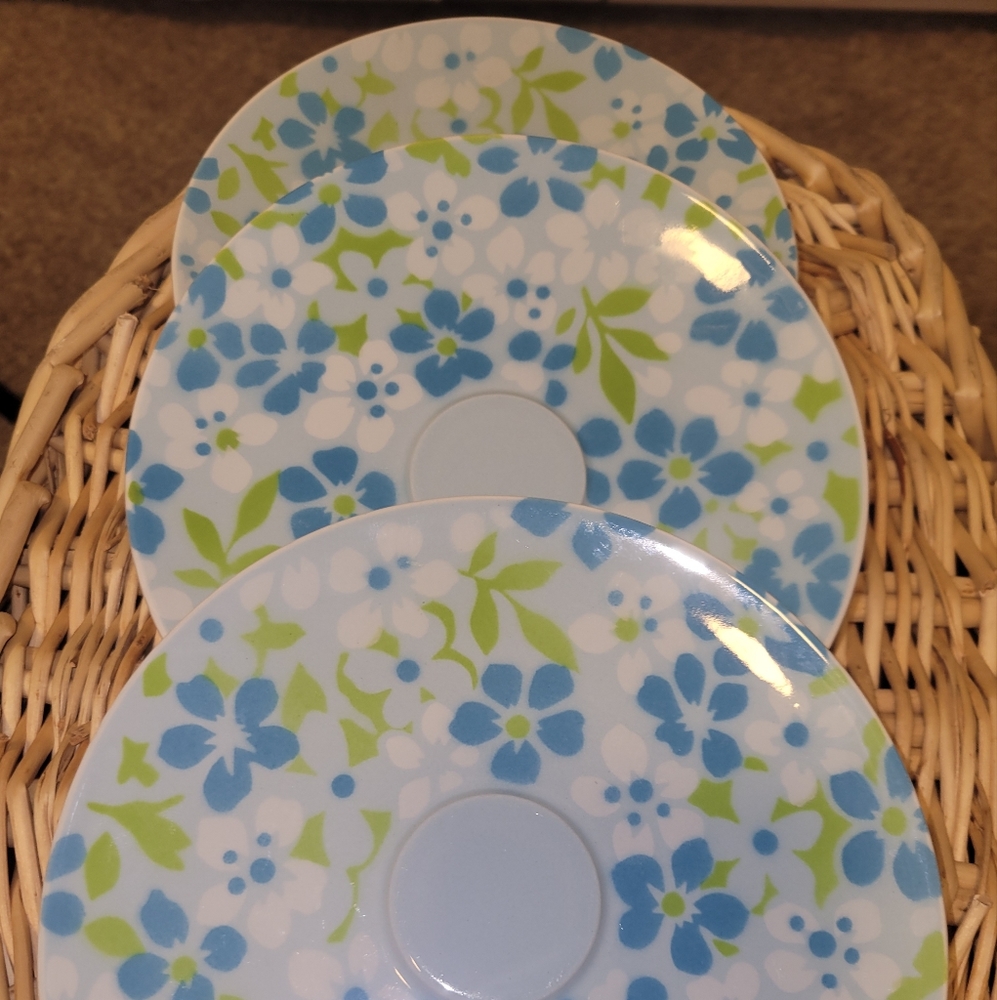 Vintage style salad dishes